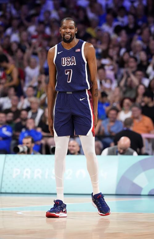 中超最佳进球候选（禁区内）：倒钩凌空脚后跟，谁是你心中的最佳进球？（中超禁区内最佳进球评选：倒钩、凌空、脚后跟，你选谁？）