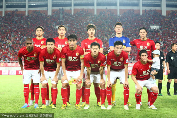 亚特兰大2-1逆转切尔西，德凯特拉雷传射，斯卡马卡建功（亚特兰大2-1翻盘切尔西：德凯特拉雷一传一射，斯卡马卡破门）