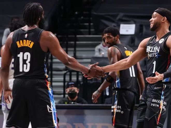 米亚托维奇：皇马应如待C罗般给姆巴佩喂球；我们当年不谈裁判（米亚托维奇：皇马应像对待C罗一样为姆巴佩输送弹药；当年我们从不谈裁判）