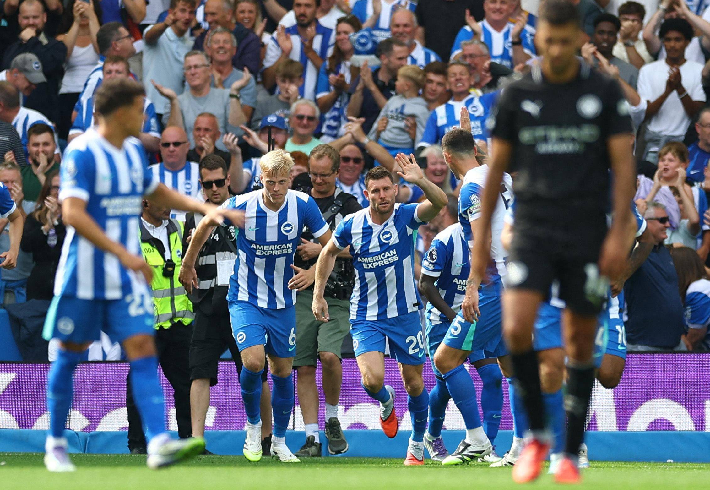 NBA常规赛战报：快船客场险胜雷霆（NBA常规赛：快船做客惊险击败雷霆）