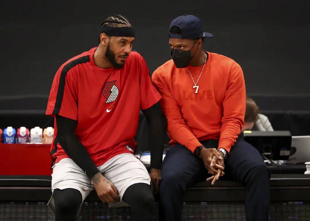 罗马诺：十多家俱乐部对梅努感兴趣；阿莫林不想看到阵容短缺（罗马诺：十余家俱乐部有意梅努；阿莫林不愿出现阵容短缺）