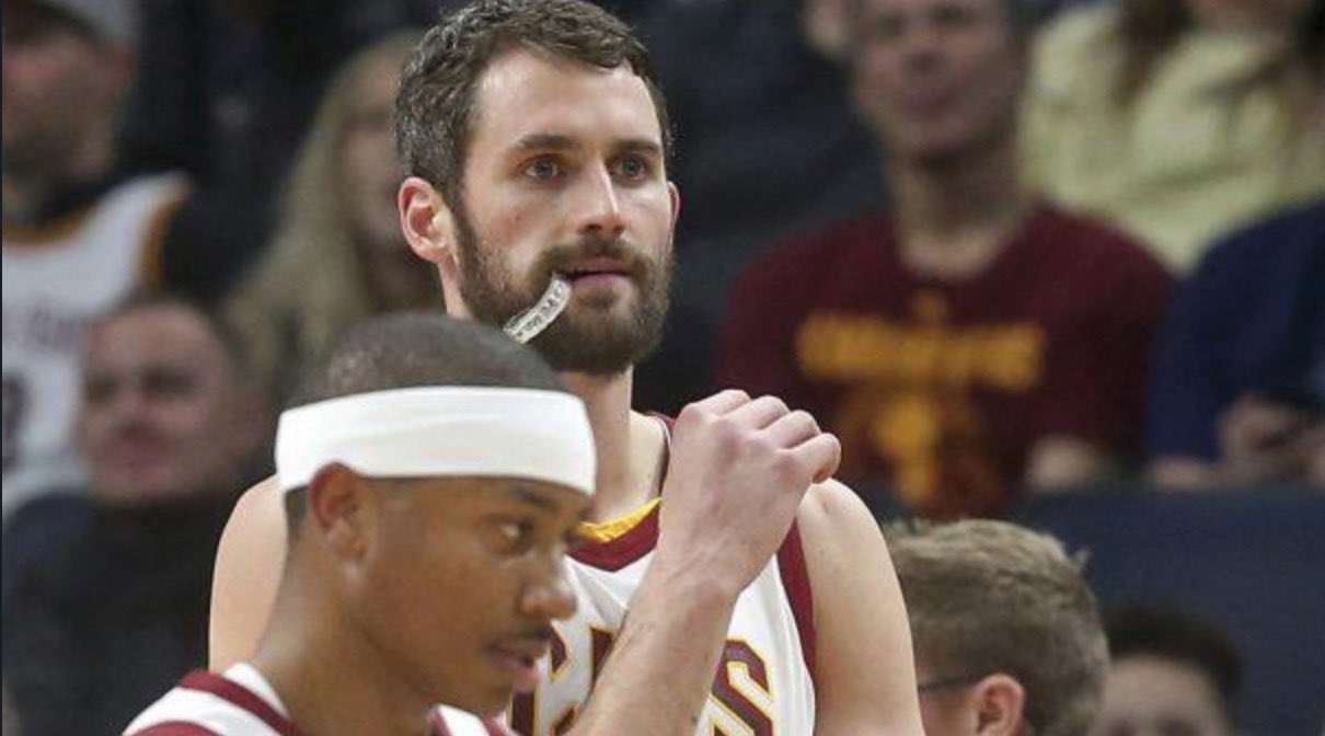 中超降级队换帅风波：洋帅黯然离场，菜鸟能否逆袭？（中超降级队帅位动荡：外教离任，新人上任能否逆袭？）