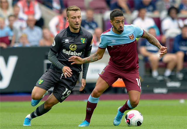 足球曼联门将世界级神扑登上热搜（曼联门将上演世界级扑救，火速登上热搜）